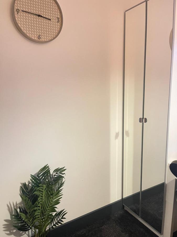 Elegant Studio1 Netflix Bathroom Close To Beach Swansea Esterno foto